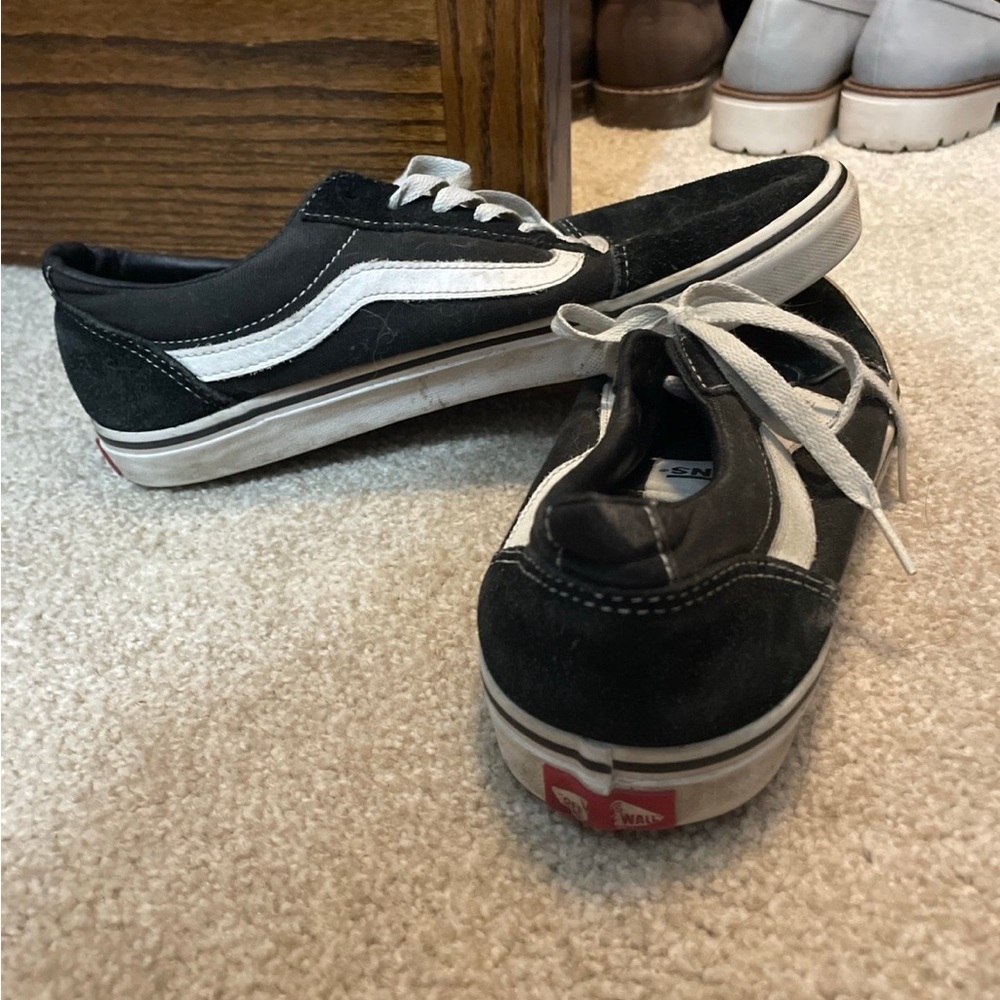 Vans- black and white
